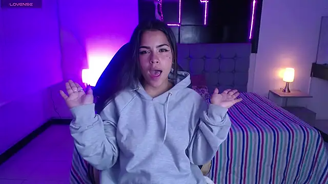 _chloe_1 - _chloe_1's free webcam - UK Sex Cams