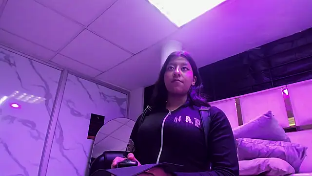 vaneline2 - Vaneline2's free webcam - UK Sex Cams