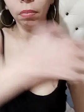 miel02 - Miel02's free webcam - UK Sex Cams