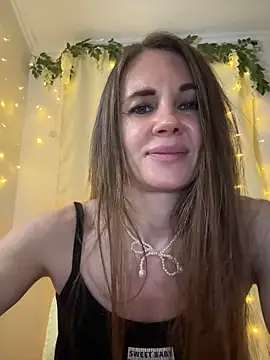 LucieMack live cam profile