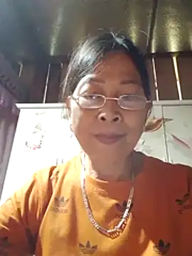 Webcam Model (Sky-rain98) is live