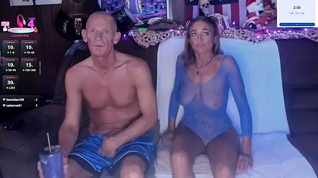 shannnikkii420 (Ask my age) - her titts out for 10 min