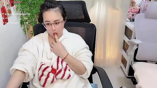 美女NEWONETO在线直播