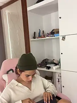 eva_feller69 (F young) - 1min control+pinzas tetas+squirt