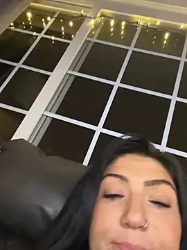 LittleMissEeve webcam