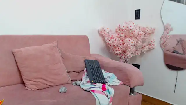 pinky_f00x - Pinky_f00x's free webcam - UK Sex Cams