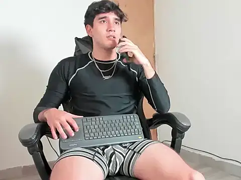 leo030809 - Leo030809's free webcam - UK Sex Cams