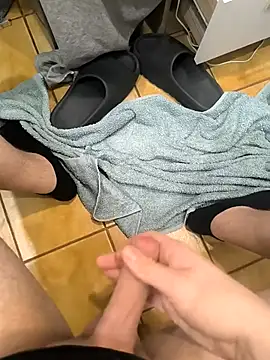 slut18y (M twink) - Cum