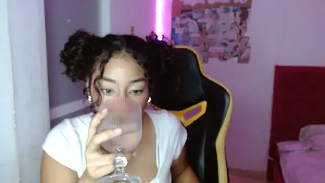 Live sex cam of emily_stars1