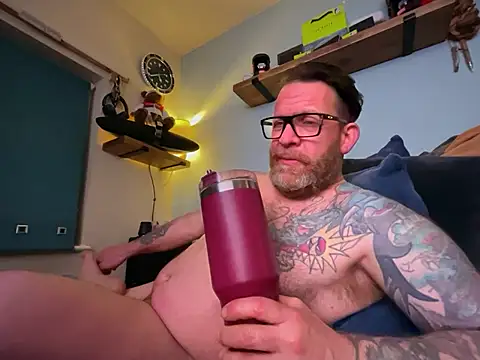 Tattooednakedguy webcam