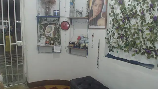 FunnyGrandma live sex cam