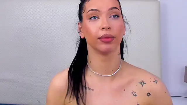 hanahpiercee - HanahPiercee's free webcam - UK Sex Cams