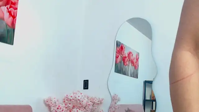 pinky_f00x - Pinky_f00x's free webcam - UK Sex Cams