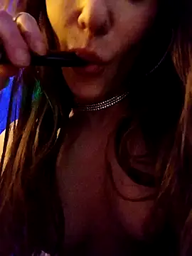 Luna_Kitanna live sex cam