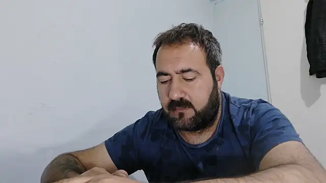 mio_jaks (Ask my age) - Does anyone want sperm? :wanker: