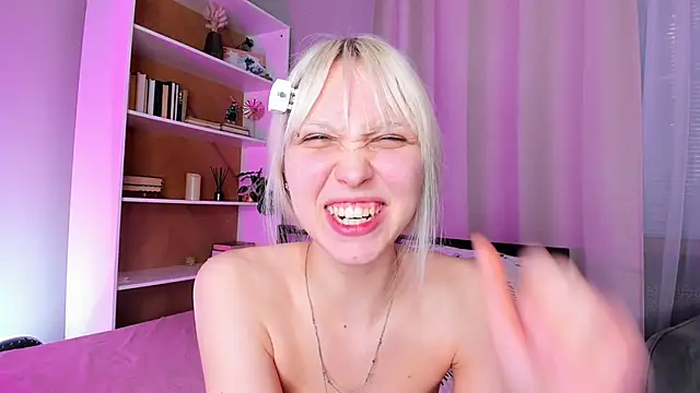 erinbissonnette (F teen) - spanks my cute tits