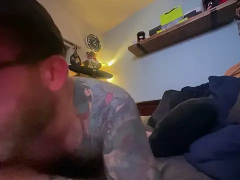 Tattooednakedguy webcam