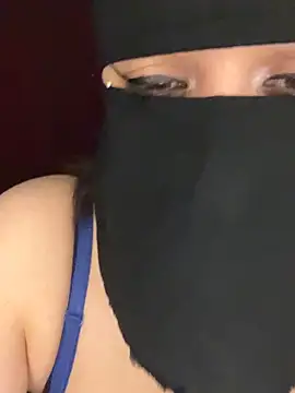 RooVaaN-Xx Live Webcam on Stripchat