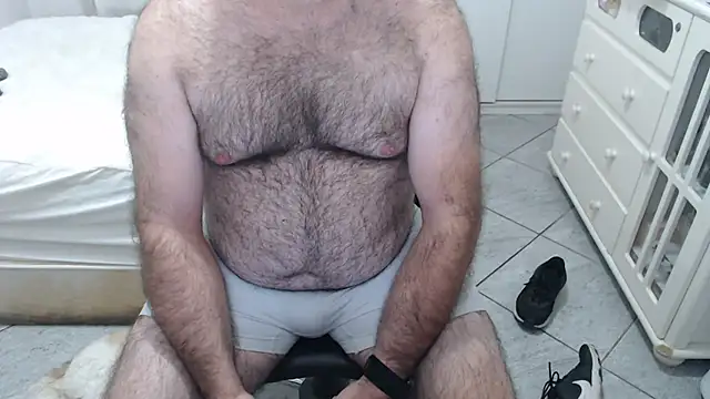 MysterBearMG live sex cam