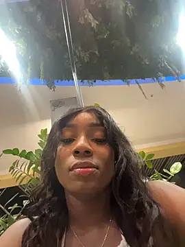 Webcam Model (ZarahFerreira)  is live.Free join now!