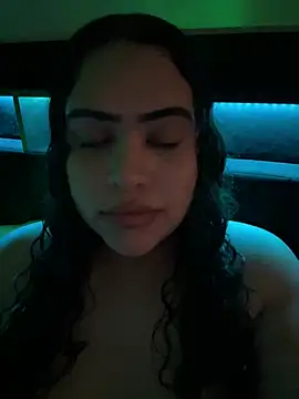 Webcam Model (iTrapXXX)  is live.Free join now!