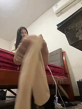 crhong666 - Crhong666's free webcam - UK Sex Cams