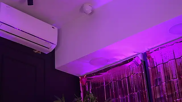 alessianoire - AlessiaNoire's free webcam - UK Sex Cams