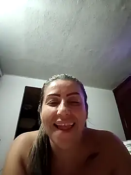 Webcam Model (maynor_1998)  is live.Free join now!