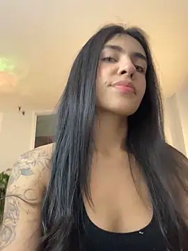 Webcam Model (DaphneUwu)  is live.Free join now!