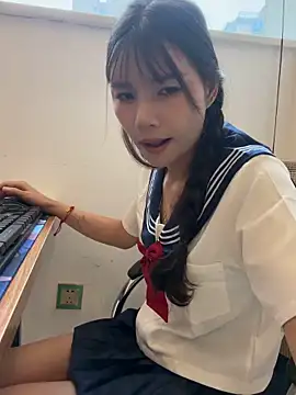 Fire-18 live sex cam