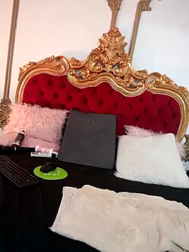 Webcam Model (Cristal_Bons) is live