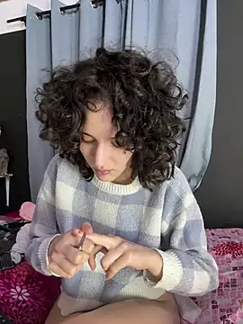 Webcam Model (TeensNews18)  is live.Free join now!