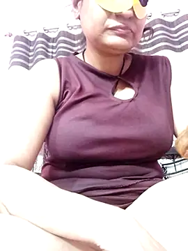 Webcam Model (Gullapi)  is live.Free join now!