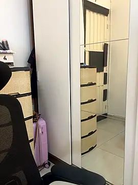 Webcam Model (Emma_Q0) is live