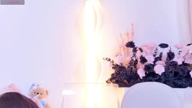 美女Yr_kitten_333在线直播