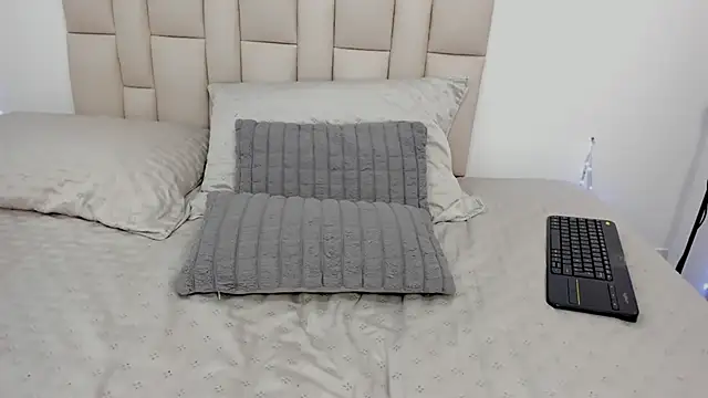 sofia_blosom - Sofia_Blosom's free webcam - UK Sex Cams