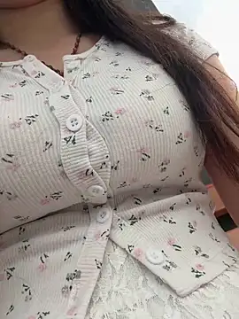 美女saomoz在线直播