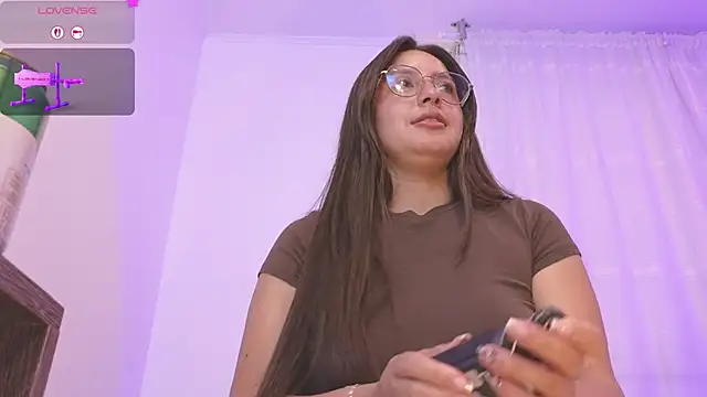 gia_rouge_ - Gia_Rouge_'s free webcam - UK Sex Cams