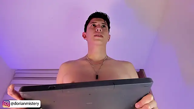 dorianmistery2322_ - Dorianmistery2322_'s free webcam - UK Sex Cams