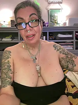 dieseldame1313 webcam