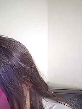 Webcam Model (loveuu-bae) is live