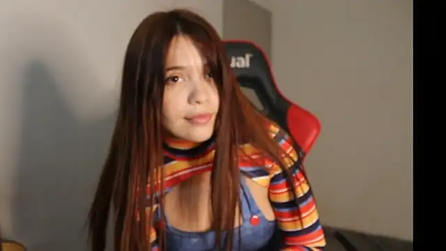 kiarafonseca_ (F young) - cosplay chuki + dance