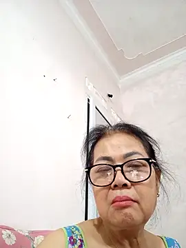 Hotestlove live cam profile