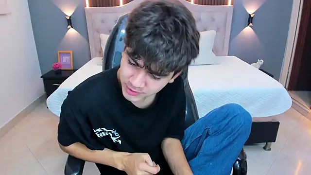 Tommy18__ live sex cam