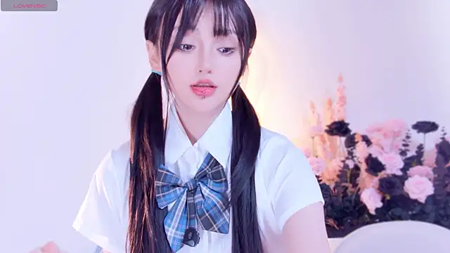 美女Yr_kitten_333在线直播