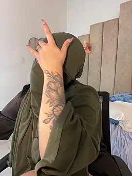 Webcam Model (rashaaa_)  is live.Free join now!