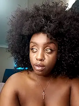 Queen-Chocolate live sex cam