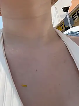 AmmyHot live cam profile