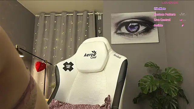 megany (F young) - topless boobs close up  and oil ;)