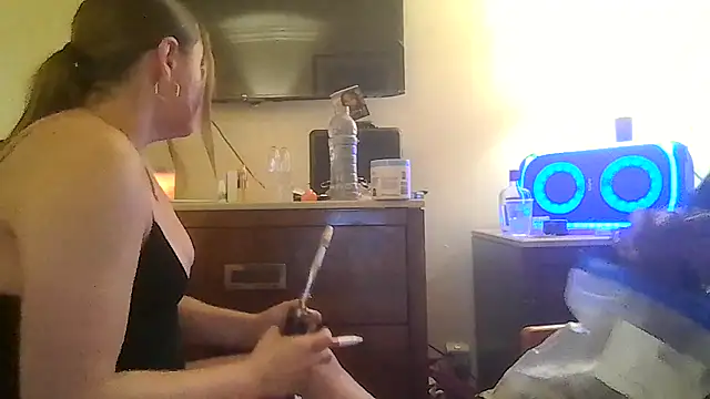 ShysluutGia live sex cam